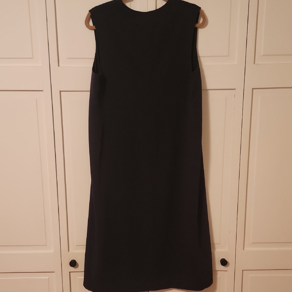Vince Elegant Black Sleeveless Dress- With Pockets - Picture 5 of 6